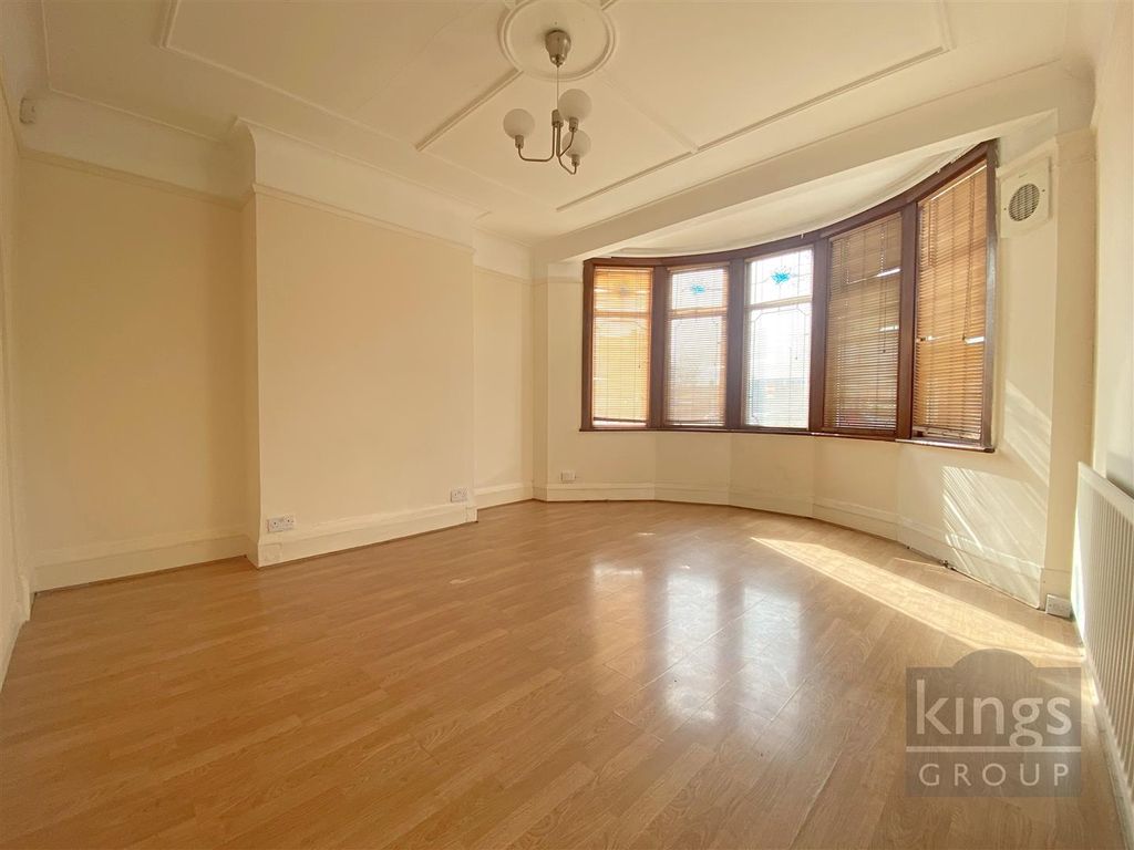 4 bed end terrace house for sale in Hedge Lane, London N13 Zoopla
