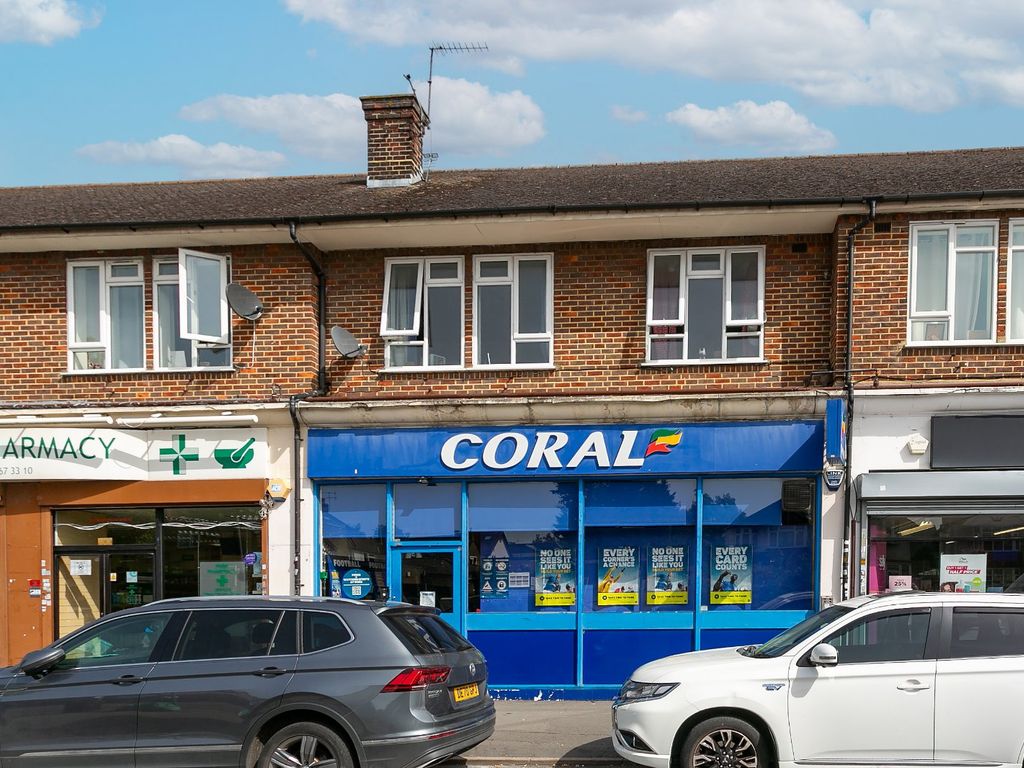 2 bed flat for sale in Garston Park Parade, Watford, Hertfordshire WD25