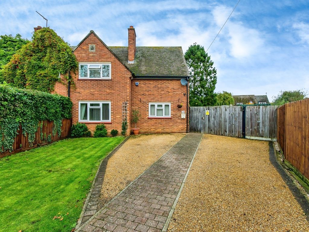 3 bed semidetached house for sale in Queens Close, Holme, Peterborough