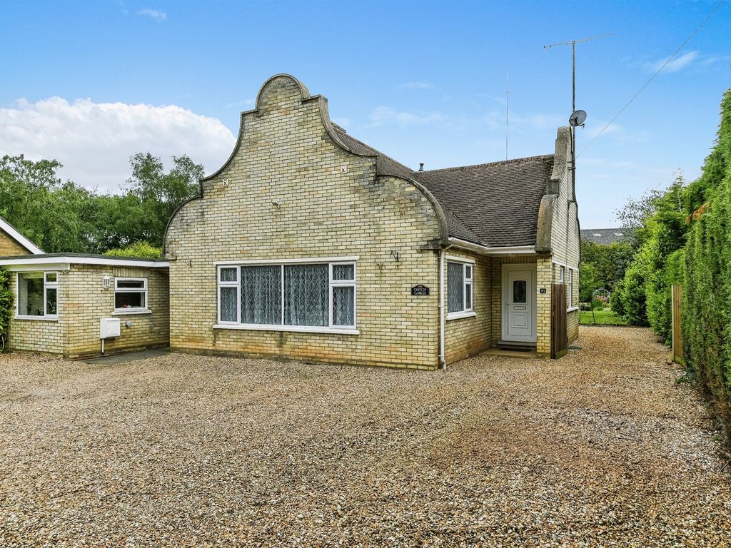 4 bed detached bungalow for sale in The Chase, Leverington Road