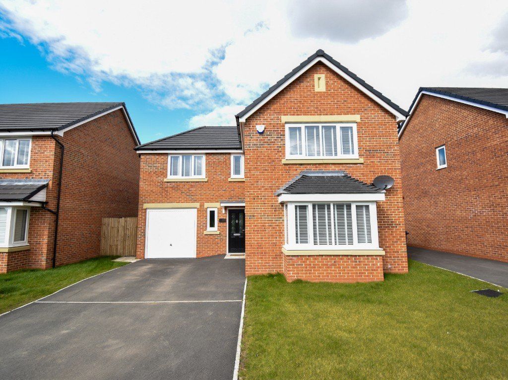 4 bed detached house for sale in Jackson Avenue, Blackpool FY4 Zoopla