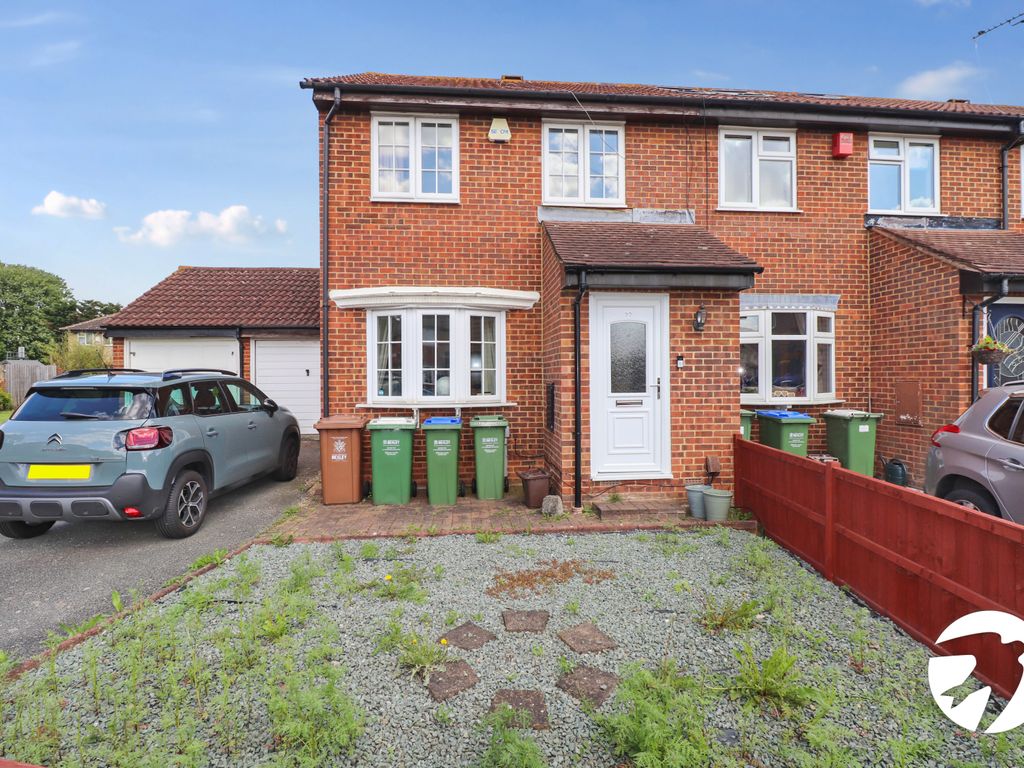 3 bed end terrace house for sale in Halifield Drive, Belvedere DA17, £