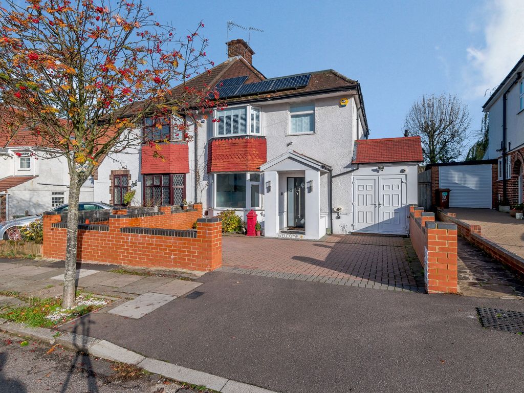 4 bed semidetached house for sale in Rosecroft Walk, Pinner HA5 Zoopla