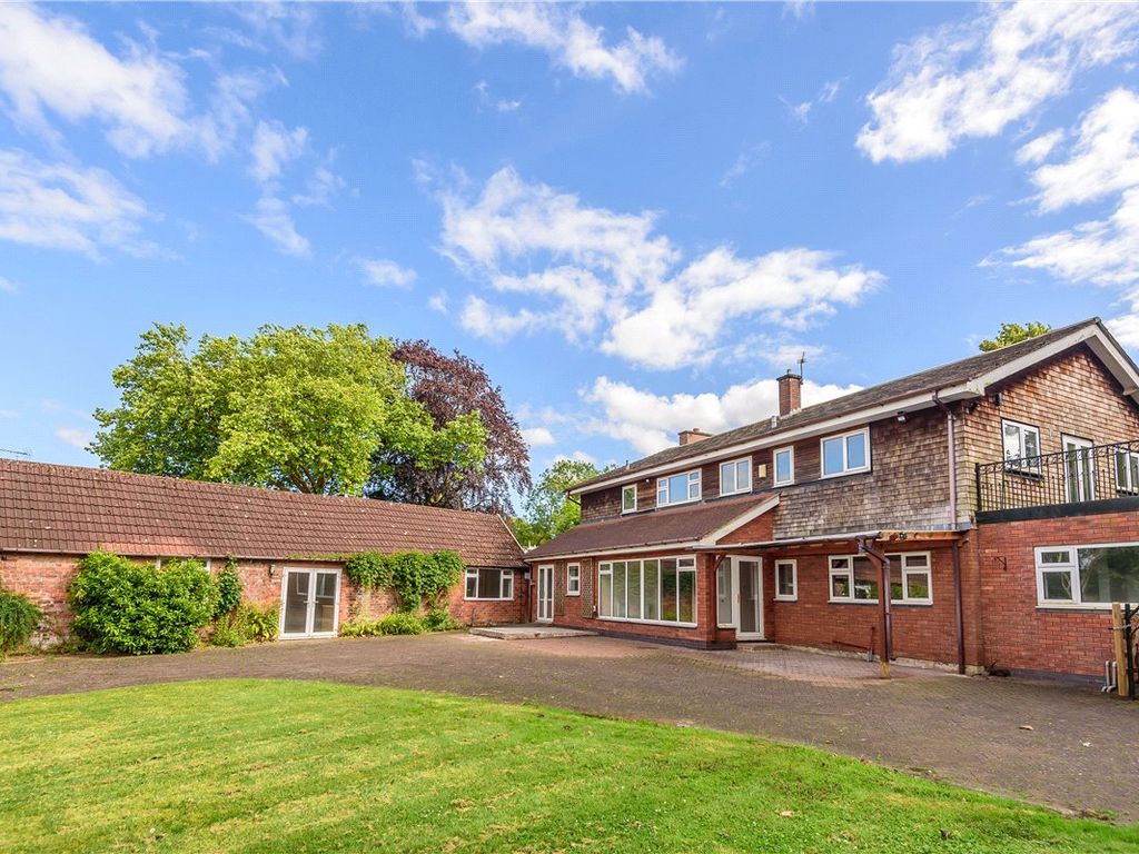 4 bed detached house to rent in Chester Road, Middlewich, Cheshire CW10