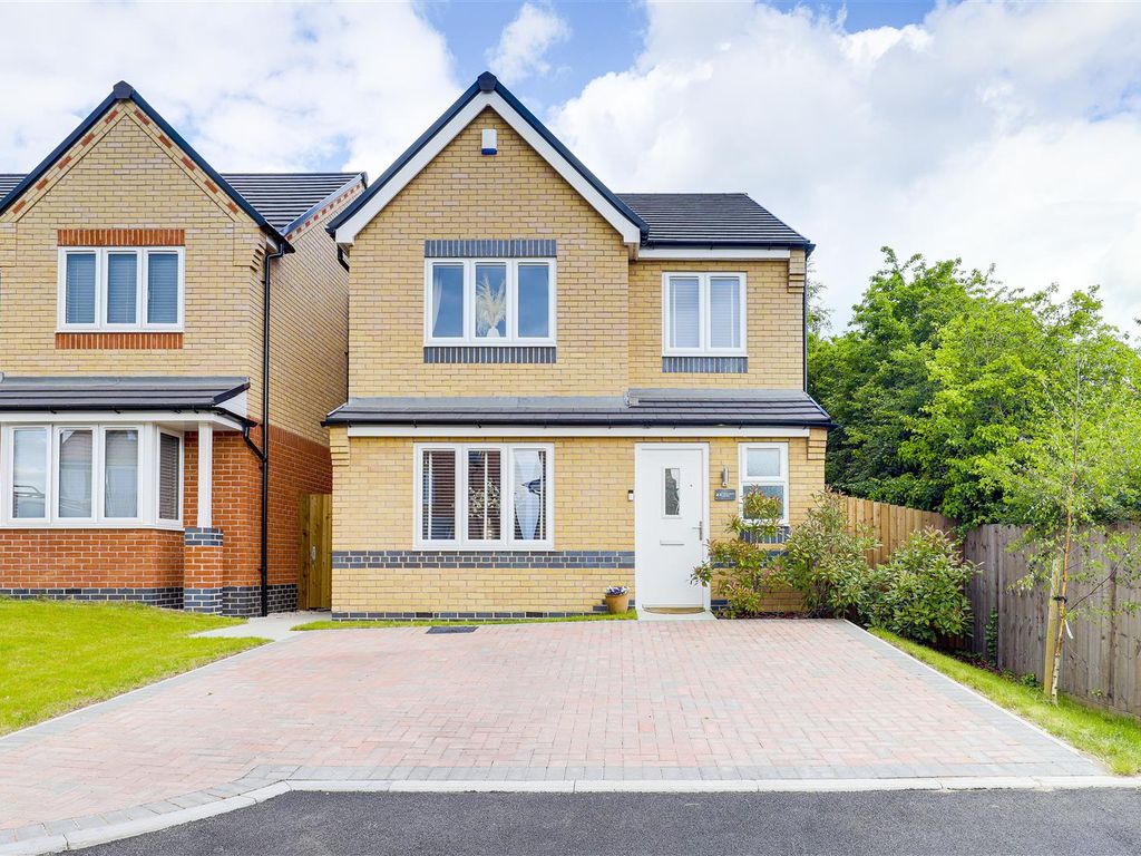 4 bed detached house for sale in Westbury Mews, Basford, Nottinghamshire NG5, £325,000 Zoopla