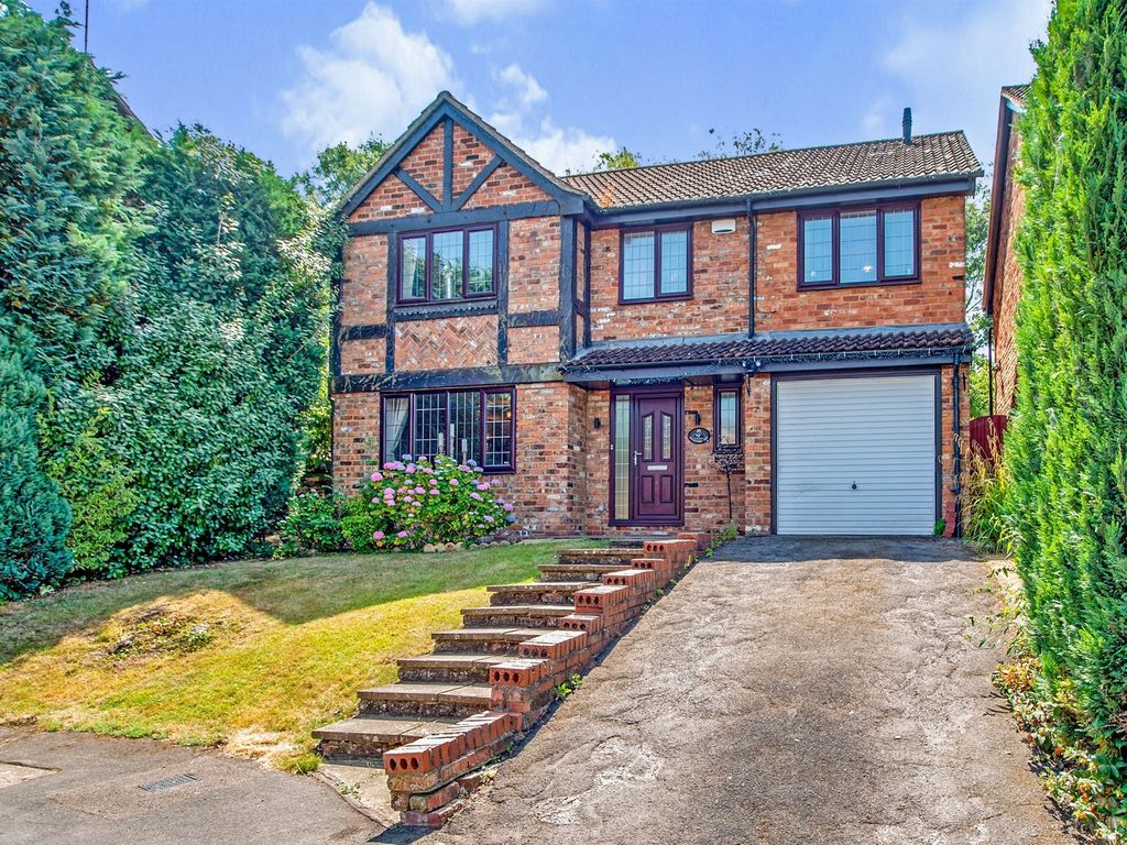 Hunters Oak, Hemel Hempstead HP2  