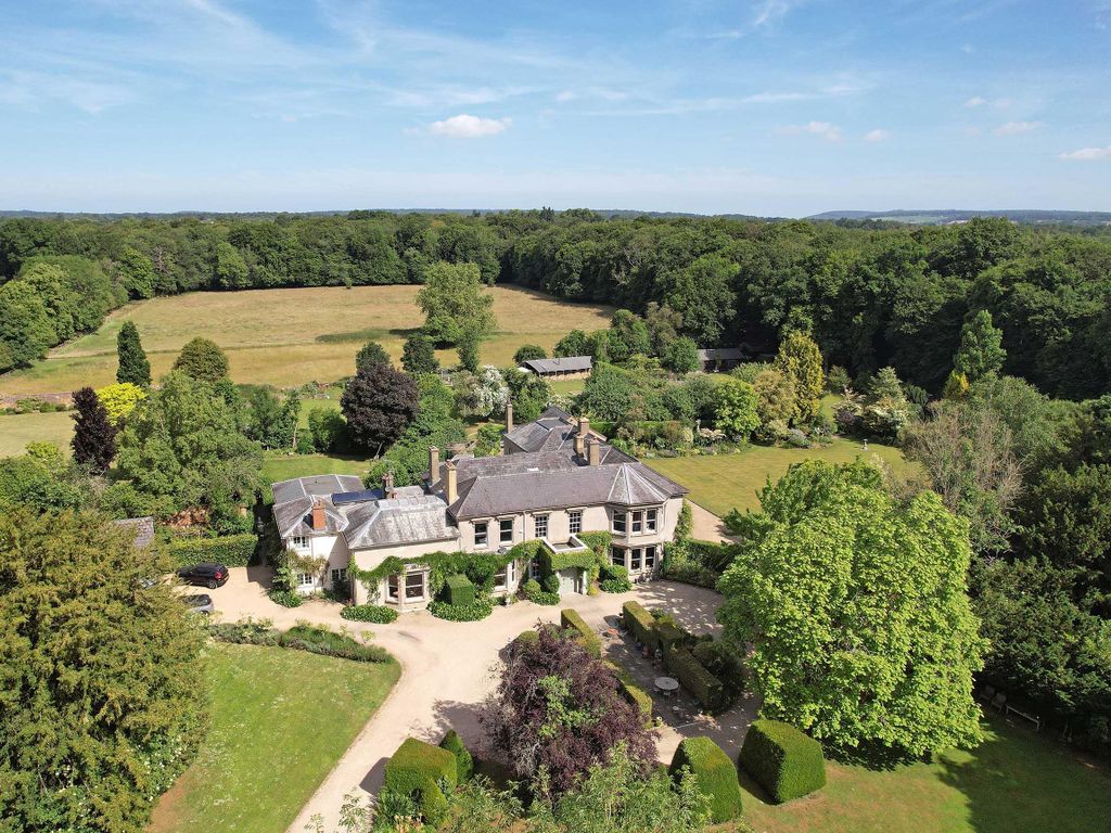 5 bed linkdetached house for sale in Peterley Lane, Prestwood, Great