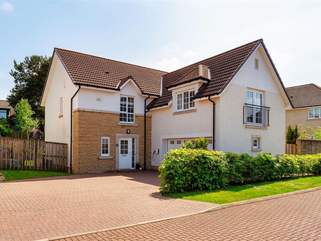 5 bed detached house for sale in West Cairn View, Livingston EH54, £