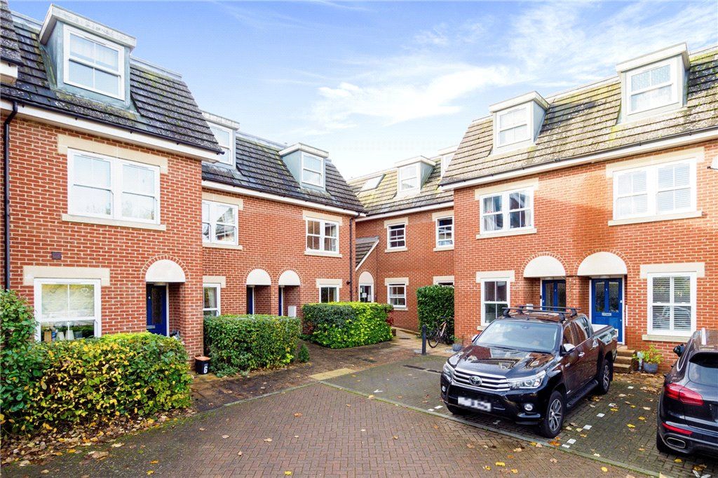 2 bed flat for sale in Parsons Place, Tonbridge, Kent TN9 Zoopla