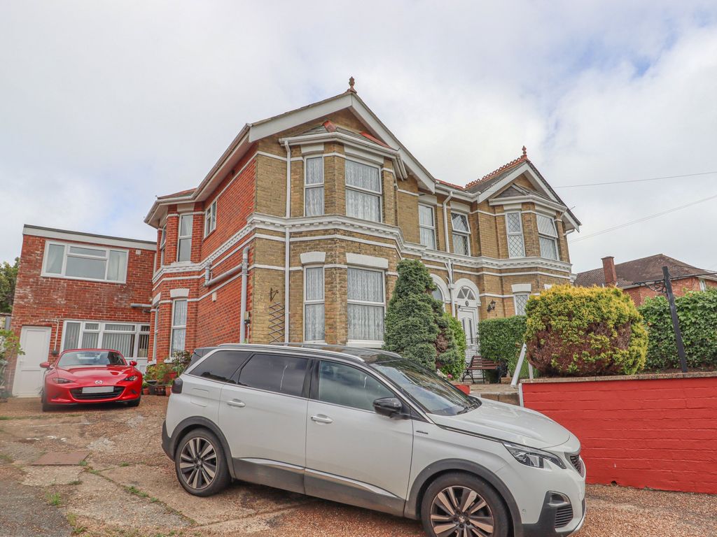 7 bed semidetached house for sale in Queens Road, Shanklin PO37 Zoopla