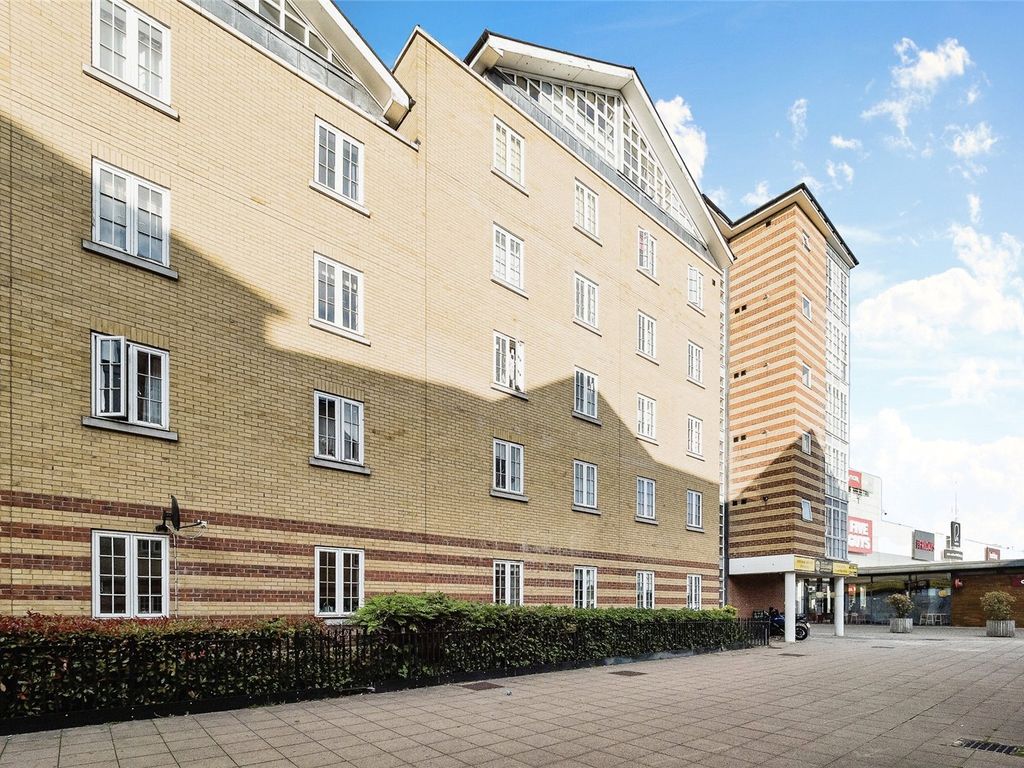3 bed property for sale in Malt House Place, Romford RM1 Zoopla
