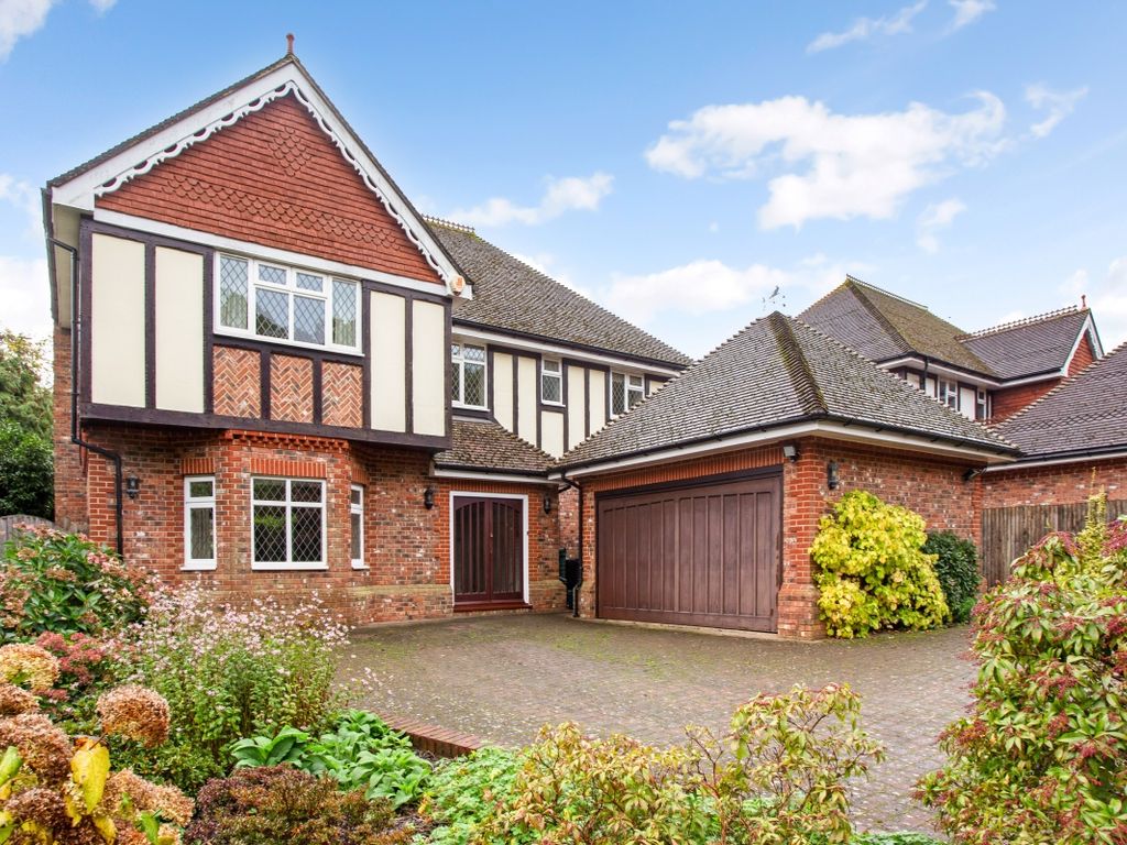 6 bed detached house to rent in Holmewood Ridge, Langton Green