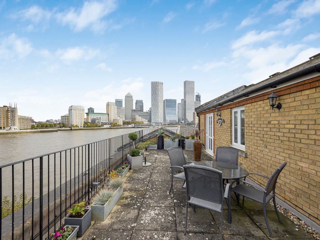 2 bed flat for sale in Pennington Court, Rotherhithe Street, London