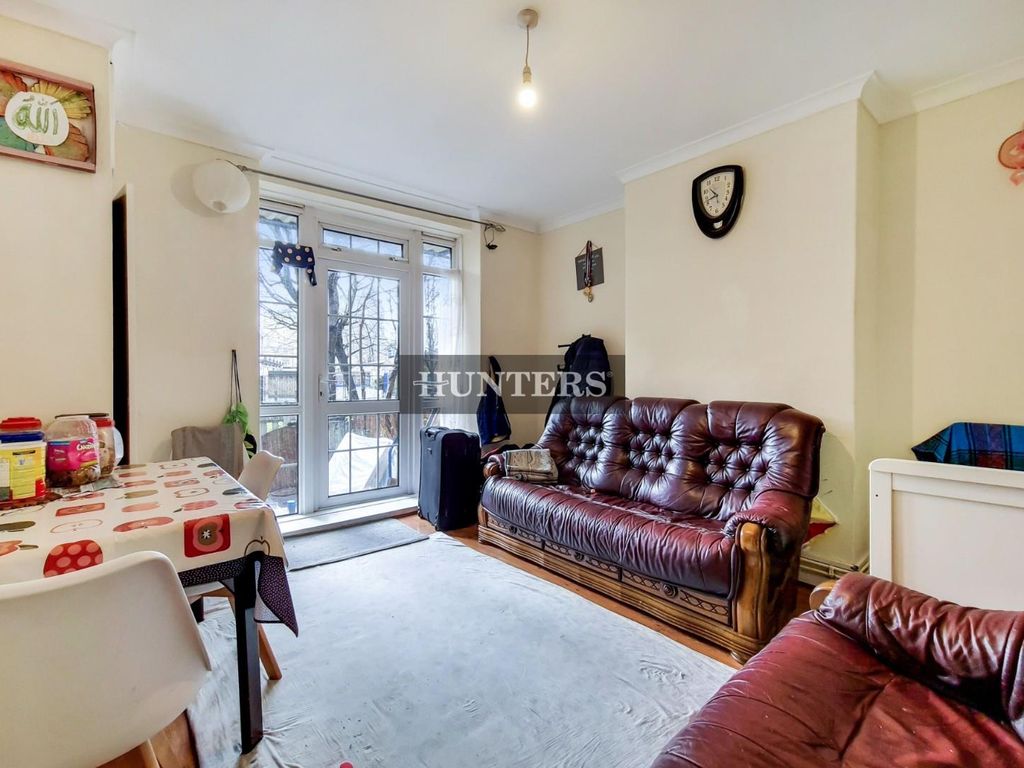 2 bed flat for sale in Grenada House, Limehouse Causeway, London E14