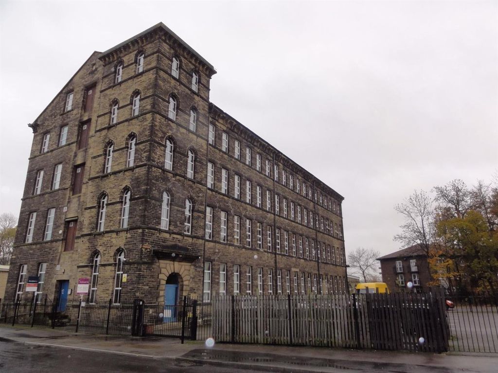 2 bed flat to rent in Waterfield Mill, Balme Road, Cleckheaton BD19, £