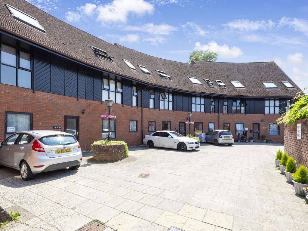 1 bed flat for sale in Tudor Court, Yeovil BA20 Zoopla