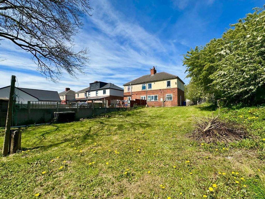 3 bed semidetached house for sale in Clifton Road, Grimethorpe