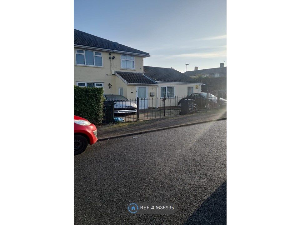 4 bed semidetached house to rent in Bolton Upon Dearne, Rotherham S63