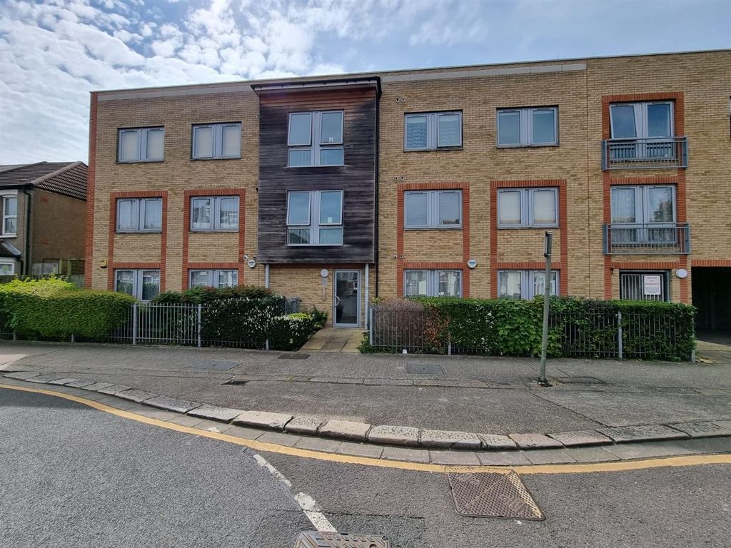 2 bed flat for sale in Victoria Road, Barking IG11 Zoopla