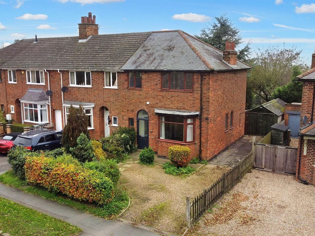 3 bed town house for sale in Bradgate Road, Anstey, Leicester LE7, £