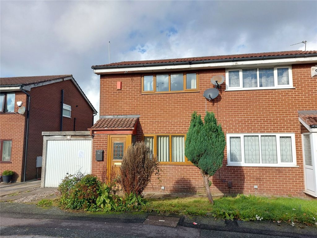 2 bed semidetached house for sale in Croxton Avenue, Belfield