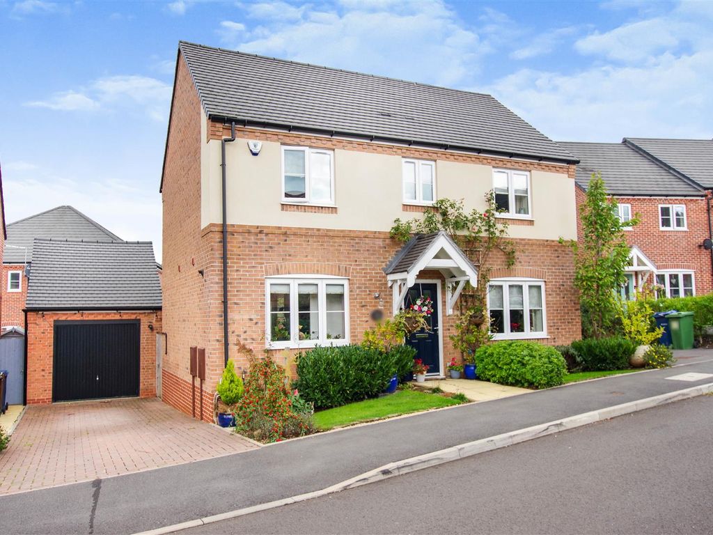 3 bed detached house for sale in Devereux Gardens, Great Haywood