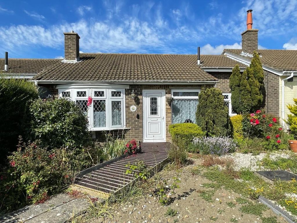 2 bed bungalow for sale in Anderida Road, Willingdon, Eastbourne BN22