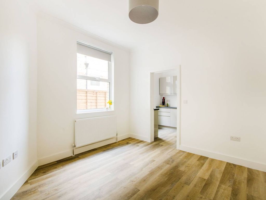 2 bed flat to rent in Lyndhurst Road, Wood Green, London N22 Zoopla