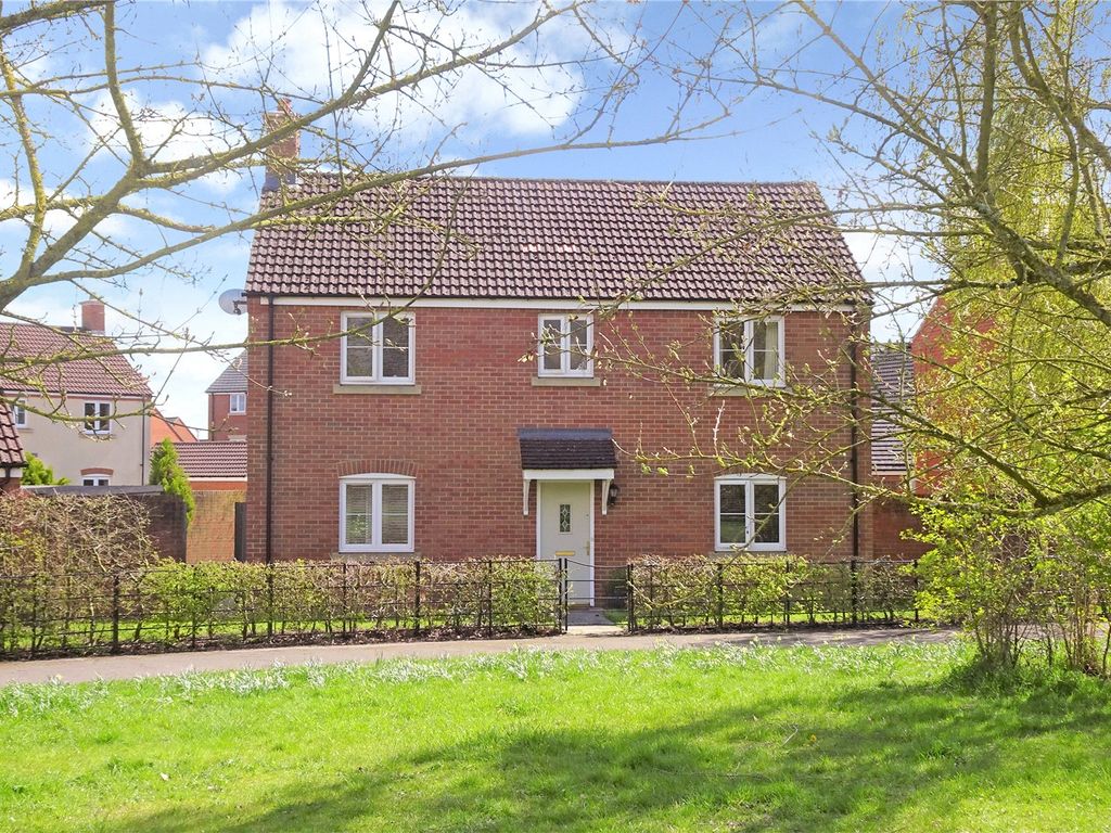 4 bed detached house for sale in Golden Road, Devizes, Wiltshire SN10