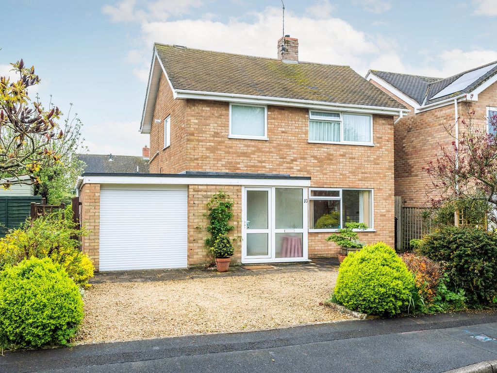 3 bed detached house for sale in Oriel Grove, MoretonInMarsh GL56, £