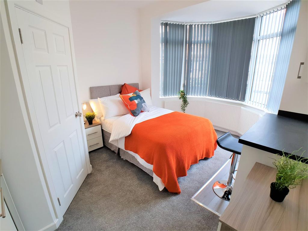 Room to rent in Douglas Road, Acocks Green, Birmingham B27 Zoopla