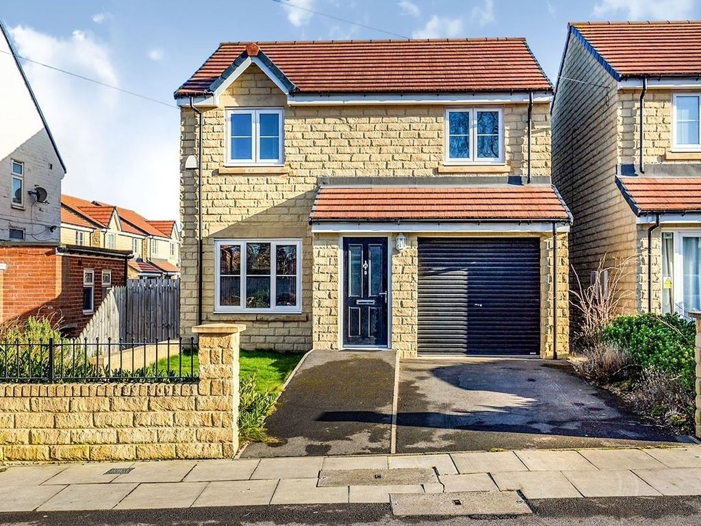 3 bed detached house to rent in Minors Crescent, Darlington, County