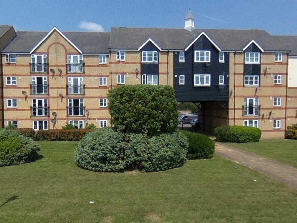 1 bed flat to rent in Lewes Close, Grays RM17, £1,100 pcm Zoopla