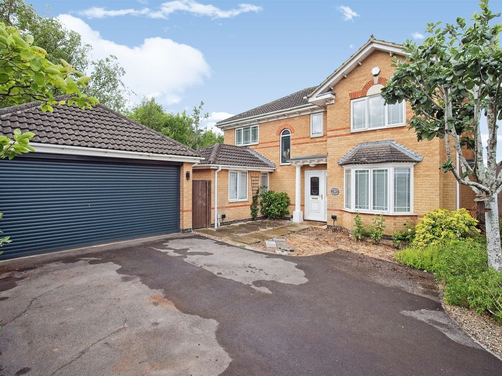 4 bed detached house for sale in Harts Croft, Yate, Bristol BS37, £