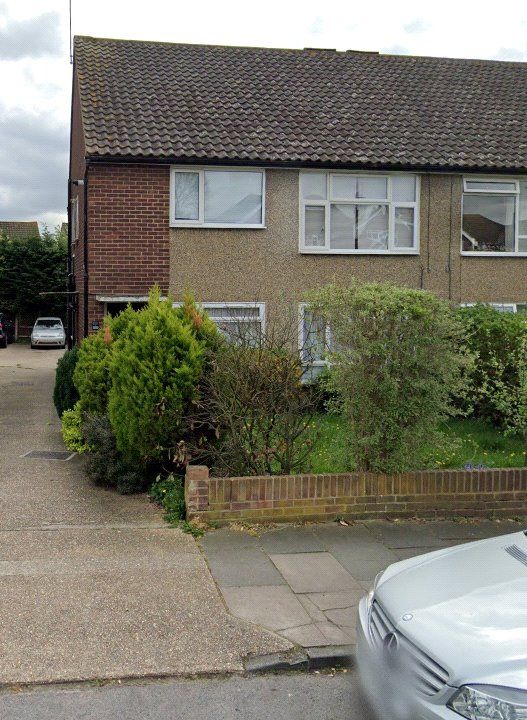 2 bed flat to rent in Marlborough Gardens, Upminster, Essex RM14 Zoopla