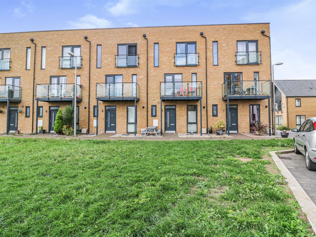 4 bed terraced house for sale in Greenfinch Way, Newhall, Harlow CM17