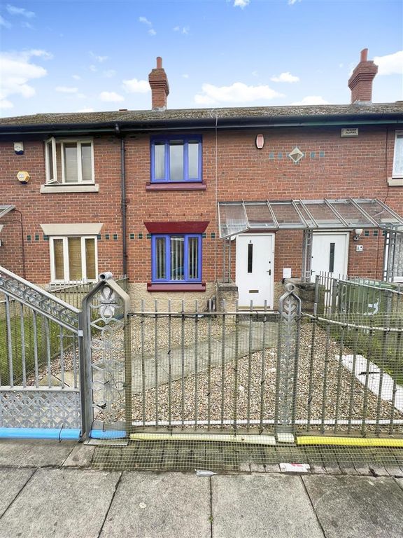 2 bed terraced house to rent in Road, Middlesbrough, North