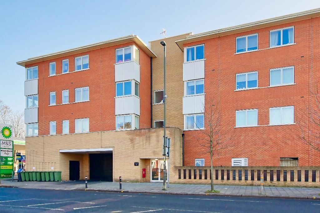 2 bed flat for sale in Kingston Road, Wimbledon Chase SW20 Zoopla