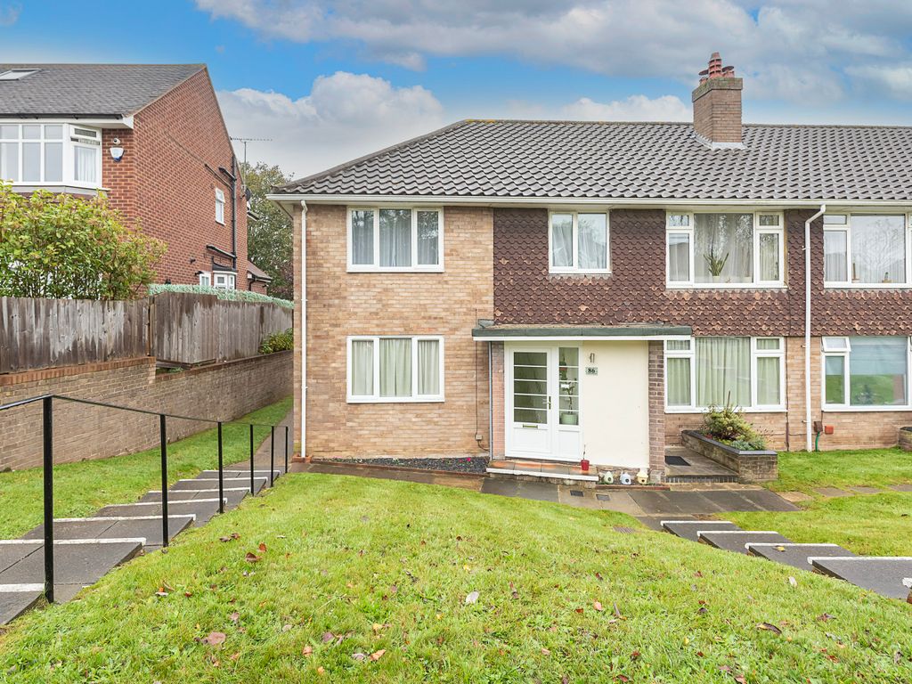 2 bed for sale in Charmouth Road, St Albans, Herts AL1, £