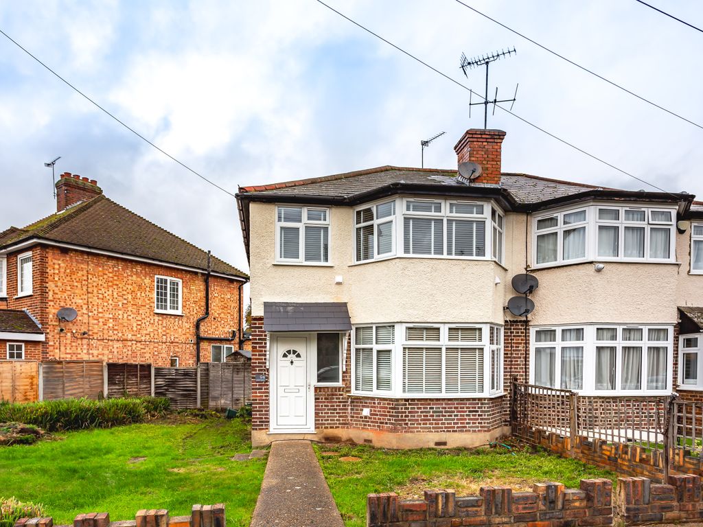 3 bed semidetached house for sale in Drayton Gardens, West Drayton