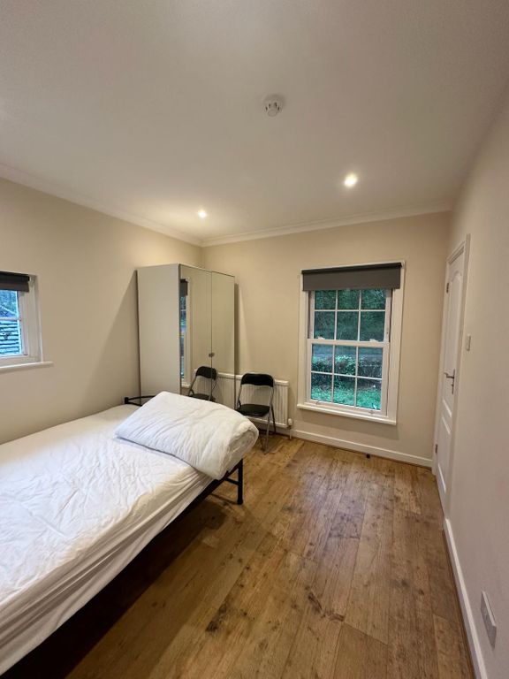 Room to rent in Old Redding, Harrow HA6, £900 pcm Zoopla