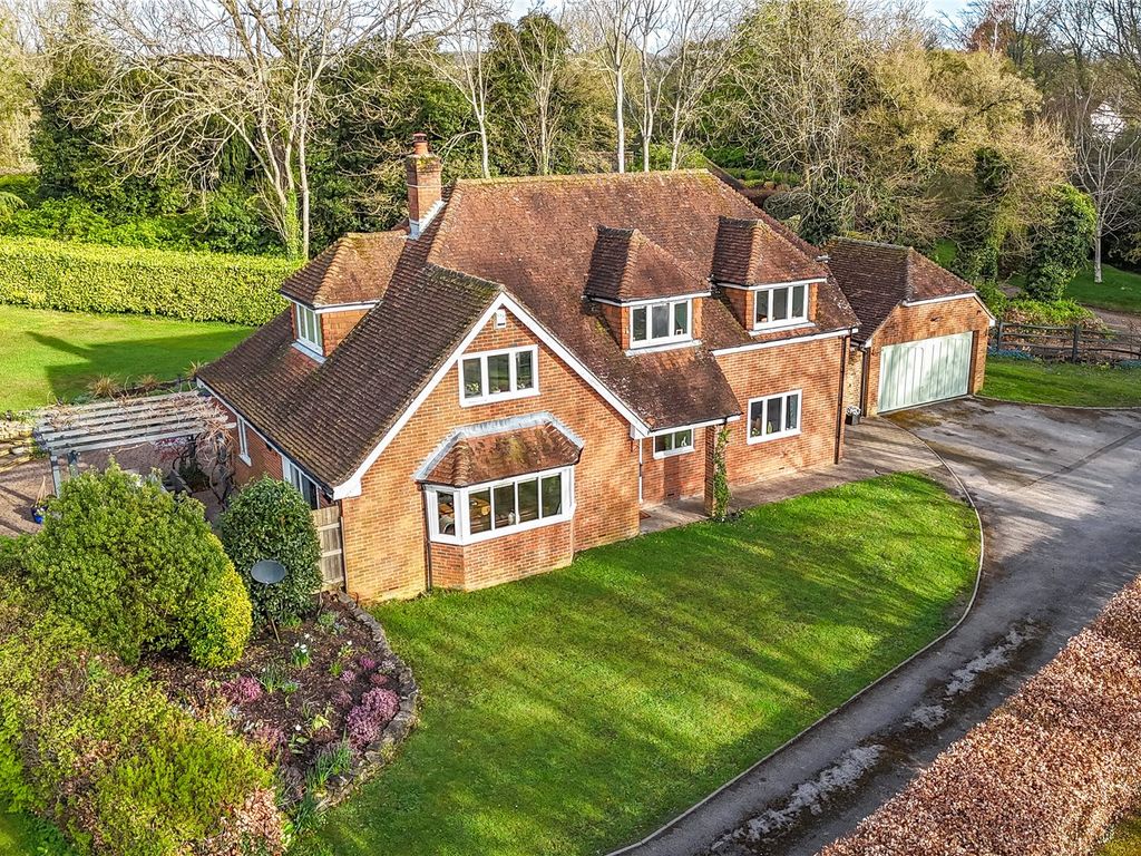 4 bed detached house for sale in Windmill Hill, Alton, Hampshire GU34