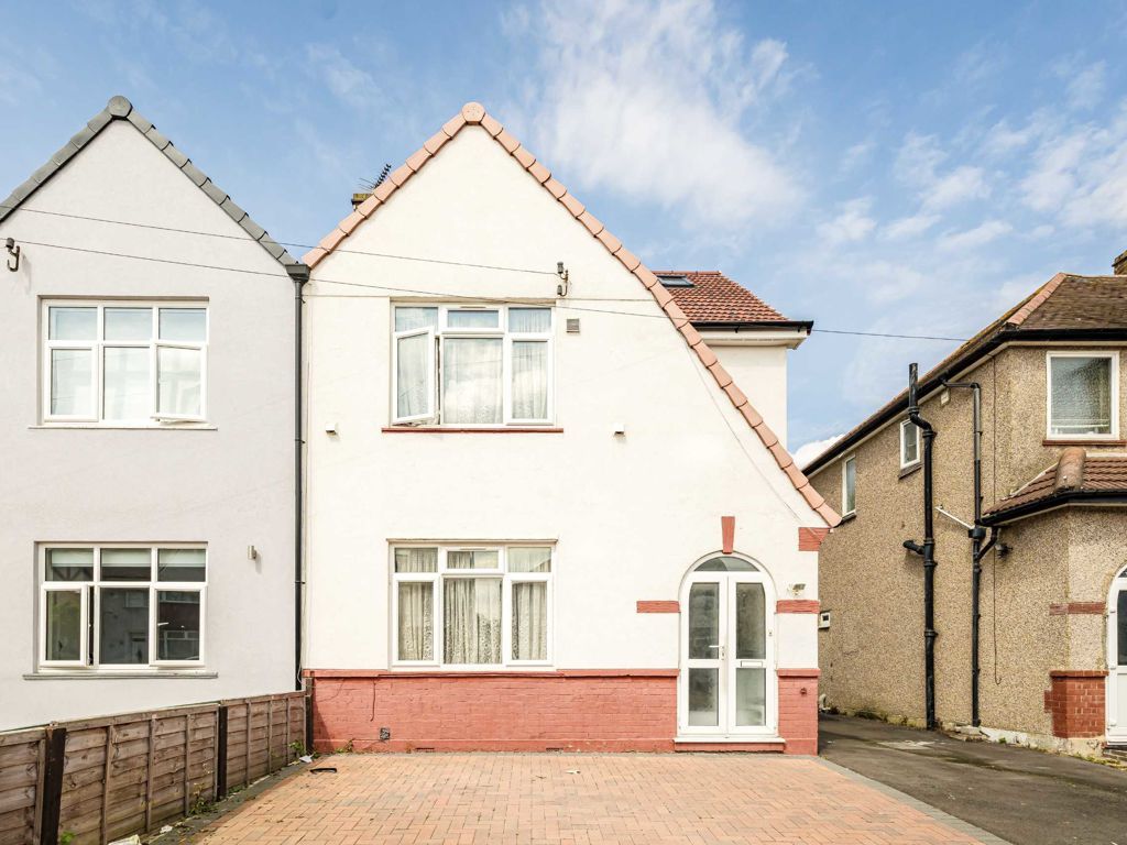 5 bed property for sale in Heath Road, Hounslow TW3, £650,000 Zoopla