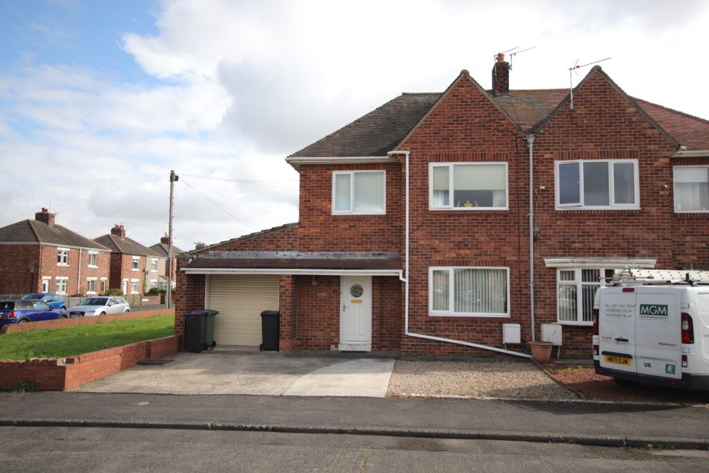 3 bed semidetached house for sale in Hartlands, Bedlington NE22, £