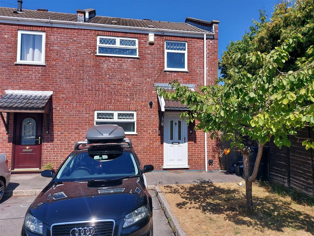 2 bed semidetached house to rent in Whiteway Mews, Whiteway Road