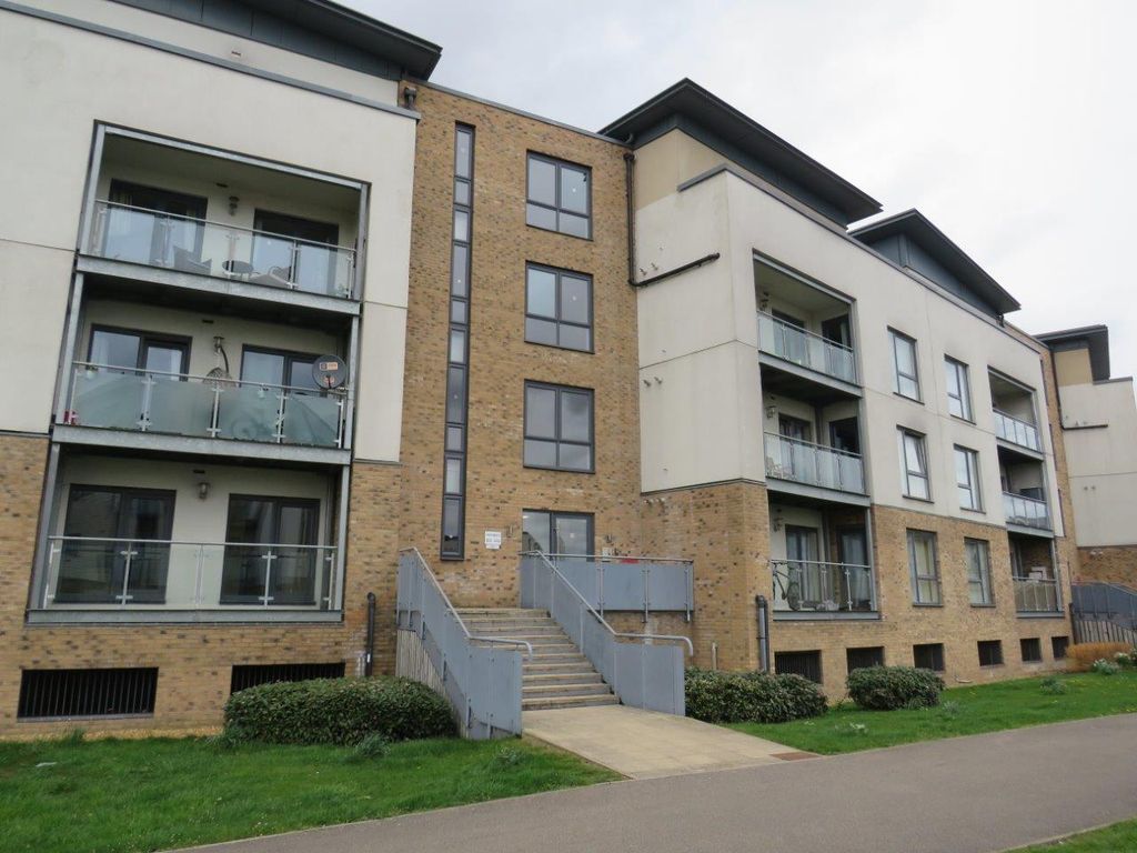 2 bed flat for sale in Hammonds Drive, Peterborough PE1, £140,000 Zoopla