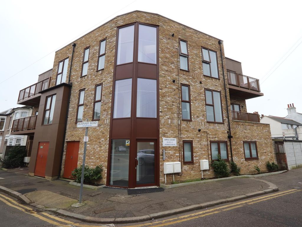 1 bed flat to rent in Burdett Road, SouthendOnSea SS1, £975 pcm Zoopla