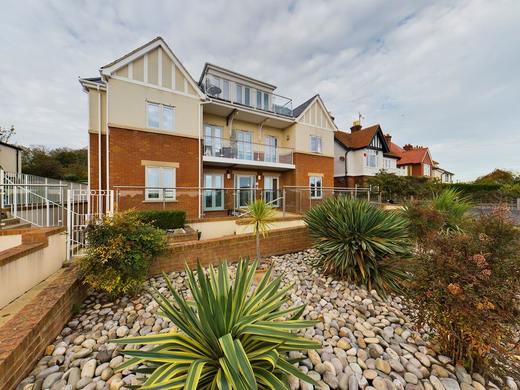 2 bed flat for sale in Dumpton Park Drive, Broadstairs CT10 Zoopla