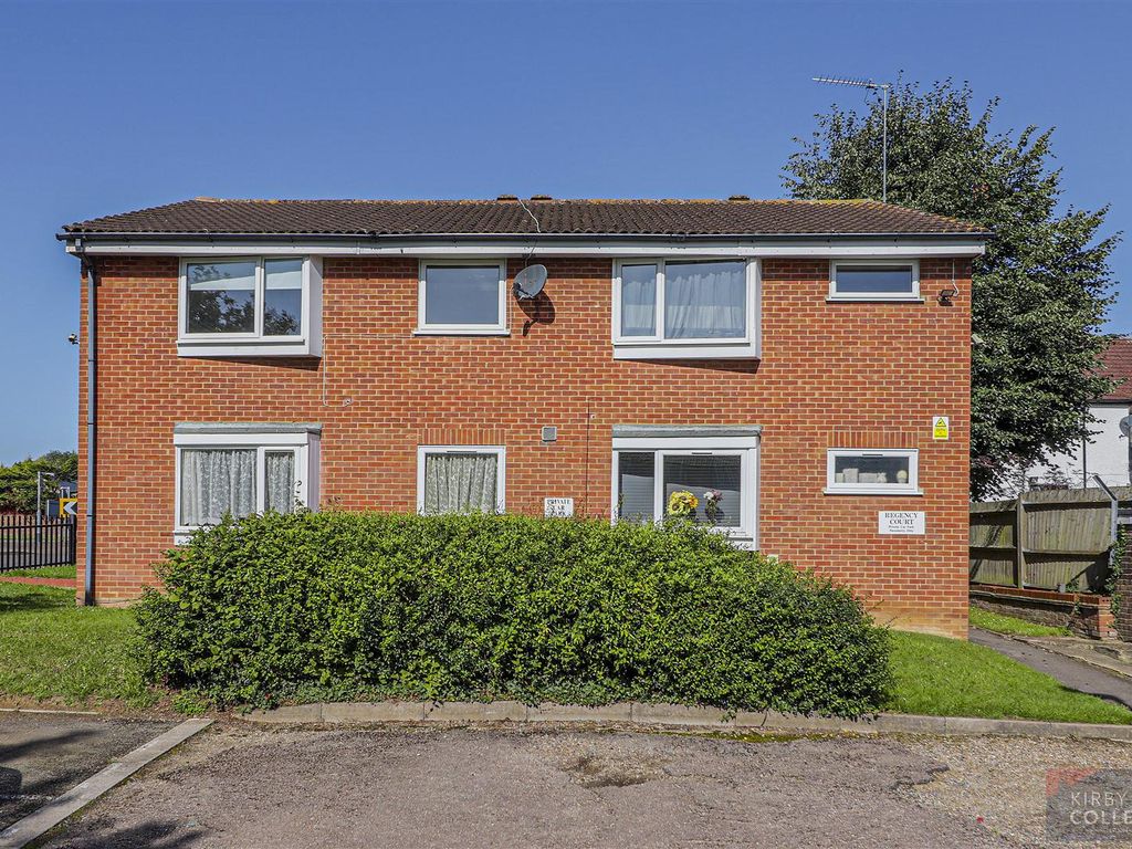2 bed flat for sale in Berners Way, Broxbourne EN10, £249,995 Zoopla