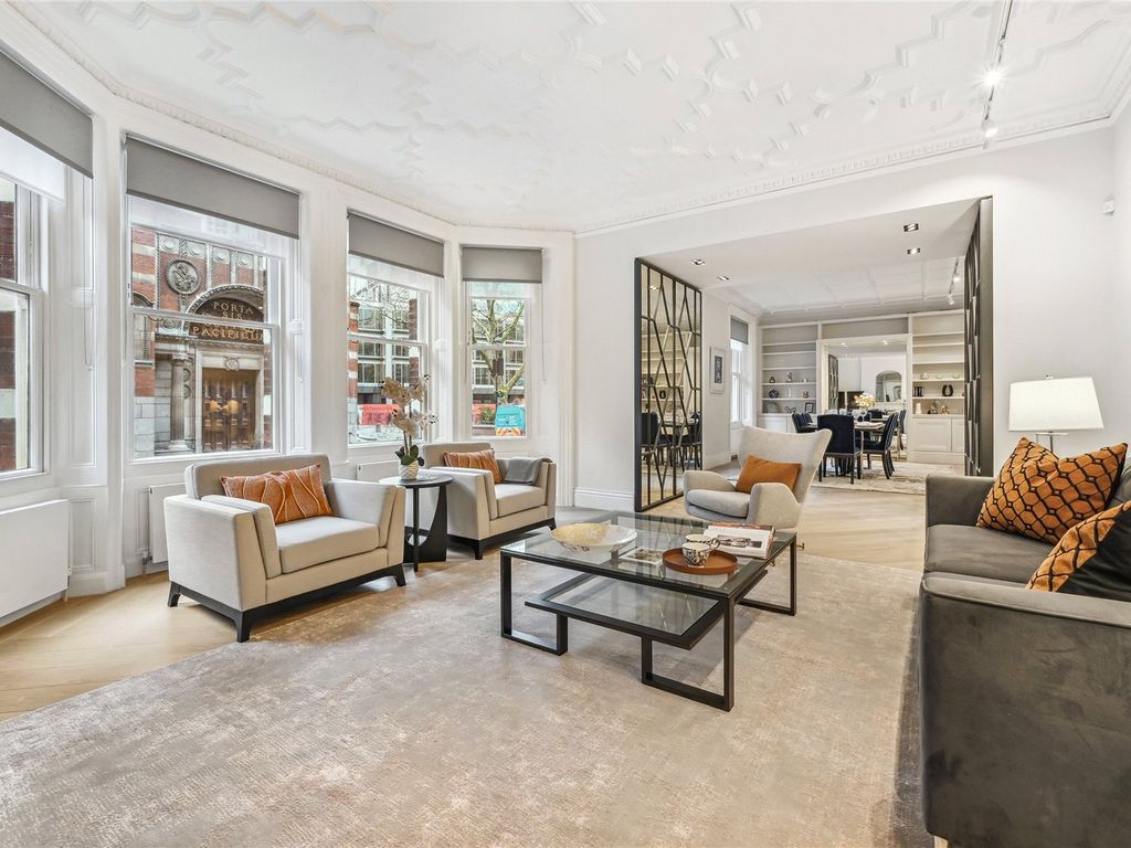 3 bed flat to rent in Ashley Gardens, Ambrosden Avenue, London SW1P, £